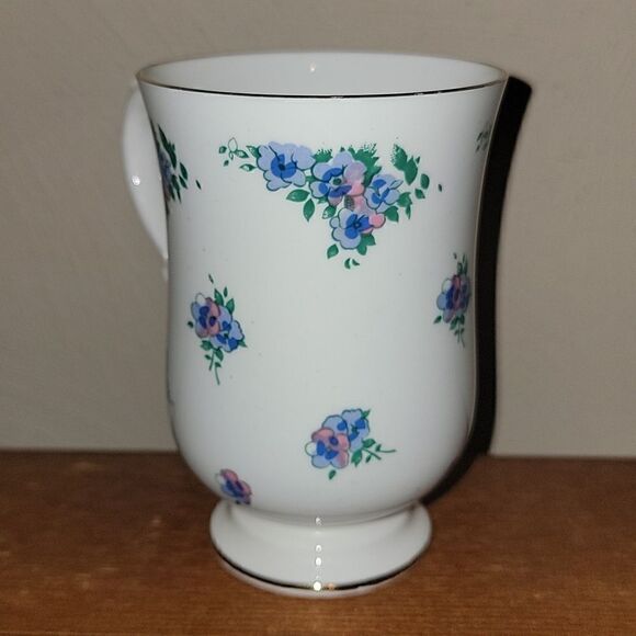ROYAL VICTORIA PEDESTAL WHITE WITH BLUE FLORAL FINE BONE CHINA TEA CUP - Picture 5 of 10
